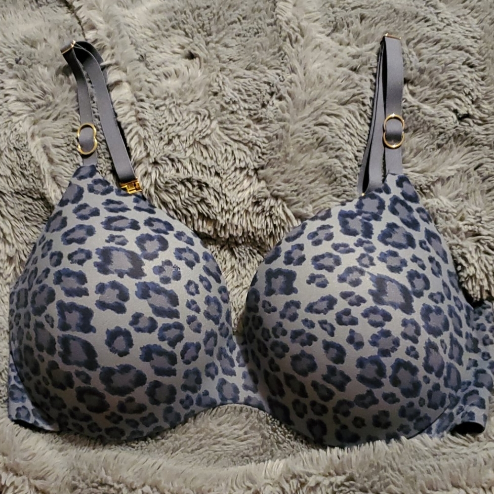 Victoria's Secret Incredible Bra